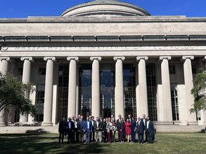 Comité Asesor Internacional del World Infrastructure Forum reunido en el MIT